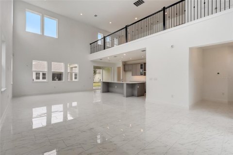 House in Orlando, Florida 5 bedrooms, 329.9 sq.m. № 1886845 - photo 11