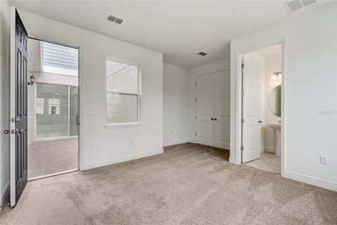 House in Orlando, Florida 5 bedrooms, 329.9 sq.m. № 1886845 - photo 21