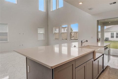 House in Orlando, Florida 5 bedrooms, 329.9 sq.m. № 1886845 - photo 17