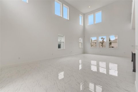 House in Orlando, Florida 5 bedrooms, 329.9 sq.m. № 1886845 - photo 12