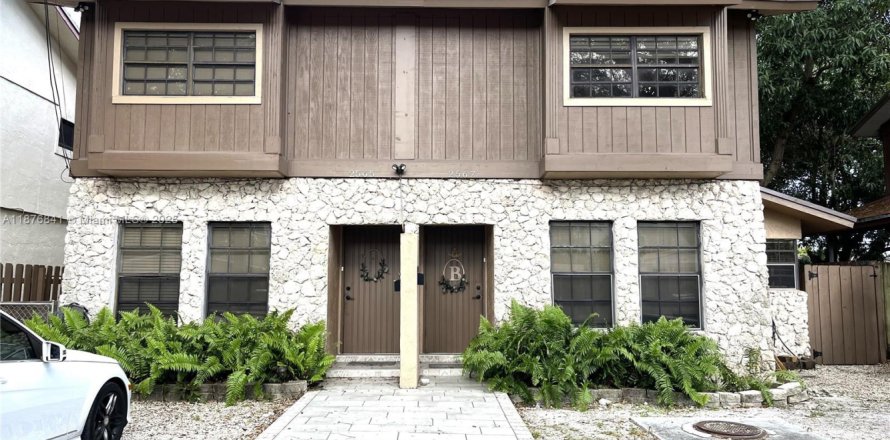 Таунхаус в Норт-Майами-Бич, Флорида 3 спальни, 137.5м2 № 1977601