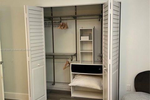 Снять в аренду таунхаус в Норт-Майами-Бич, Флорида 3 спальни, 137.5м2, № 1977601 - фото 18