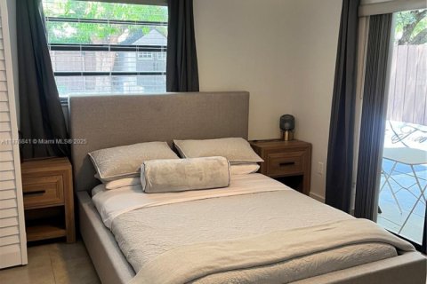 Снять в аренду таунхаус в Норт-Майами-Бич, Флорида 3 спальни, 137.5м2, № 1977601 - фото 5