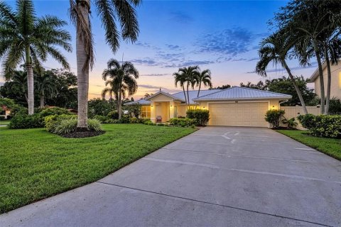 Casa en Bradenton, Florida 3 dormitorios, 230.58 m2 № 2377443