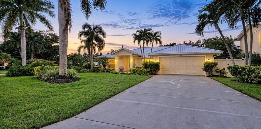 Casa en Bradenton, Florida 3 dormitorios, 230.58 m2 № 2377443