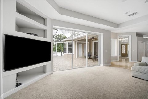 House in Riverview, Florida 6 bedrooms, 509.48 sq.m. № 1533177 - photo 13