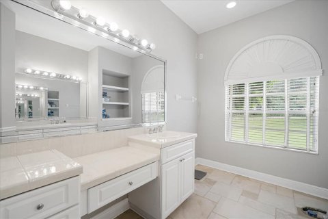 House in Riverview, Florida 6 bedrooms, 509.48 sq.m. № 1533177 - photo 17