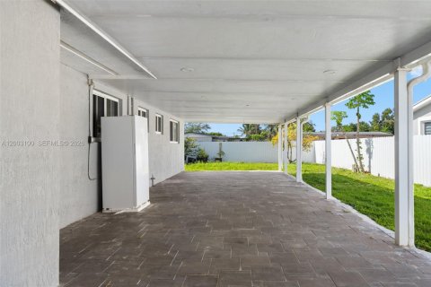 Casa en venta en Homestead, Florida, 3 dormitorios, 110.37 m2 № 2066245 - foto 20