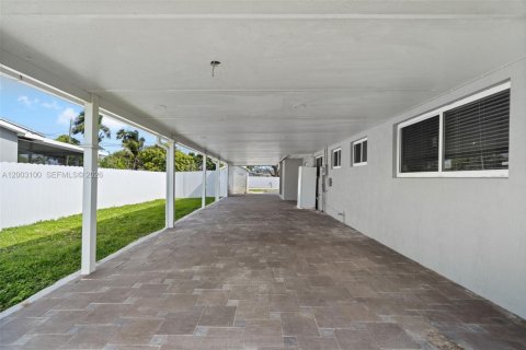 Casa en venta en Homestead, Florida, 3 dormitorios, 110.37 m2 № 2066245 - foto 21