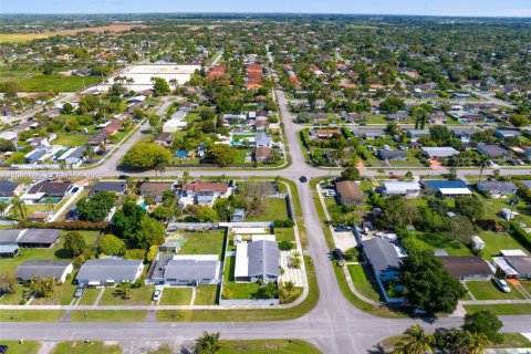 Casa en venta en Homestead, Florida, 3 dormitorios, 110.37 m2 № 2066245 - foto 15