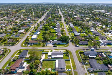 Casa en venta en Homestead, Florida, 3 dormitorios, 110.37 m2 № 2066245 - foto 11