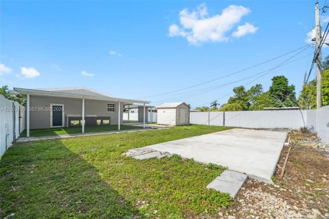 Casa en venta en Homestead, Florida, 3 dormitorios, 110.37 m2 № 2066245 - foto 24
