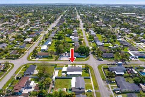 Casa en venta en Homestead, Florida, 3 dormitorios, 110.37 m2 № 2066245 - foto 10