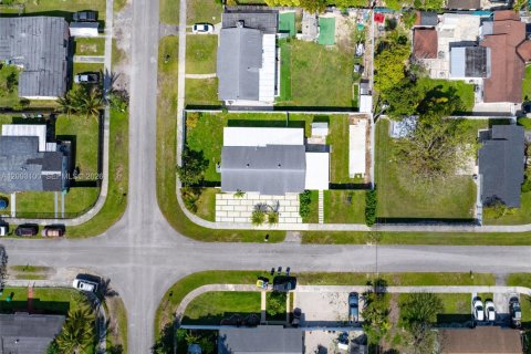 Casa en venta en Homestead, Florida, 3 dormitorios, 110.37 m2 № 2066245 - foto 3