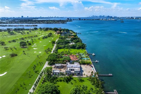 House in Indian Creek, Florida 9 bedrooms, 2590.95 sq.m. № 1968052 - photo 4