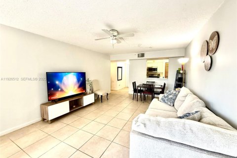 Снять в аренду кондоминиум в Дания-Бич, Флорида 1 спальня, 65.03м2, № 1986488 - фото 12