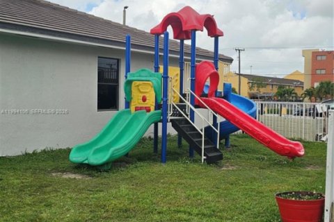 Снять в аренду кондоминиум в Майами, Флорида 2 спальни, 80.55м2, № 2056299 - фото 11