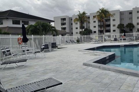 Снять в аренду кондоминиум в Майами, Флорида 2 спальни, 80.55м2, № 2056299 - фото 9