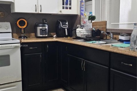 Кондоминиум с 2 спальнями в Майами, Флорида № 2056299