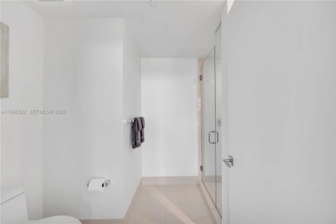 Снять в аренду кондоминиум в Майами, Флорида 1 спальня, 57.69м2, № 2060863 - фото 28