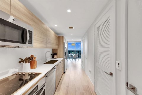 Снять в аренду кондоминиум в Майами, Флорида 1 спальня, 57.69м2, № 2060863 - фото 3