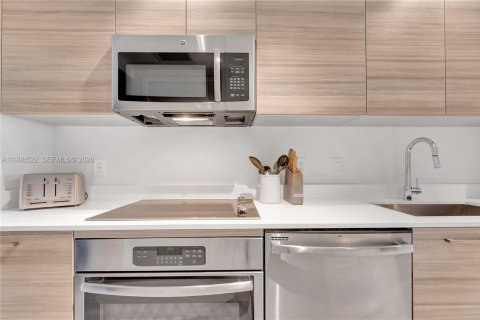 Снять в аренду кондоминиум в Майами, Флорида 1 спальня, 57.69м2, № 2060863 - фото 11