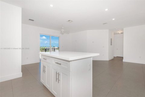 Купить кондоминиум в Дания-Бич, Флорида 3 спальни, 121.33м2, № 1958082 - фото 11