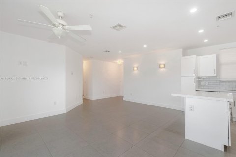 Купить кондоминиум в Дания-Бич, Флорида 3 спальни, 121.33м2, № 1958082 - фото 17