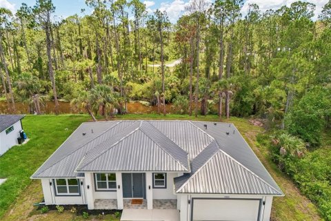 House in North Port, Florida 3 bedrooms, 153.47 sq.m. № 1801418 - photo 29