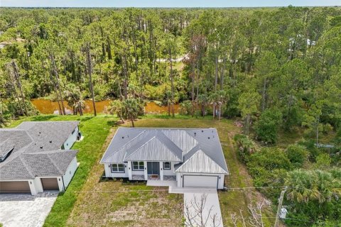 House in North Port, Florida 3 bedrooms, 153.47 sq.m. № 1801418 - photo 30