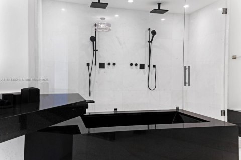 Condo in Sunny Isles Beach, Florida, 3 bedrooms  № 2015748 - photo 22