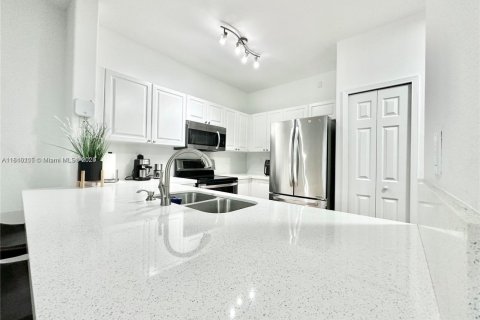 Townhouse in Doral, Florida 3 bedrooms, 152.55 sq.m. № 1842687 - photo 8