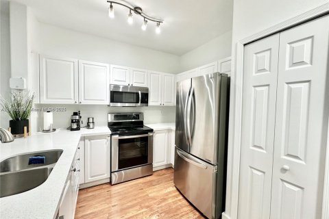 Adosado en alquiler en Doral, Florida, 3 dormitorios, 152.55 m2 № 1842687 - foto 7