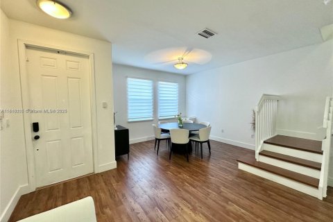 Adosado en alquiler en Doral, Florida, 3 dormitorios, 152.55 m2 № 1842687 - foto 4