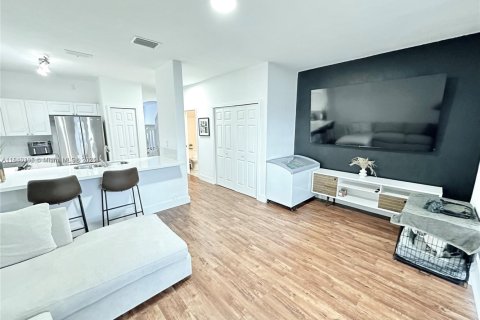 Townhouse in Doral, Florida 3 bedrooms, 152.55 sq.m. № 1842687 - photo 13