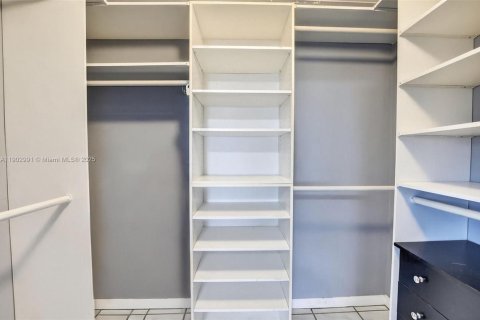 Casa en venta en Southwest Ranches, Florida, 3 dormitorios, 143.26 m2 № 1954436 - foto 19