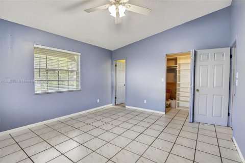 Casa en venta en Southwest Ranches, Florida, 3 dormitorios, 143.26 m2 № 1954436 - foto 15