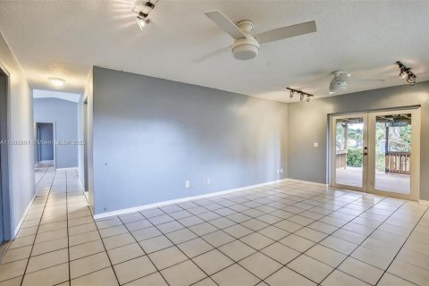 Casa en venta en Southwest Ranches, Florida, 3 dormitorios, 143.26 m2 № 1954436 - foto 26