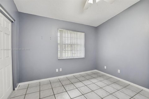 Casa en venta en Southwest Ranches, Florida, 3 dormitorios, 143.26 m2 № 1954436 - foto 22