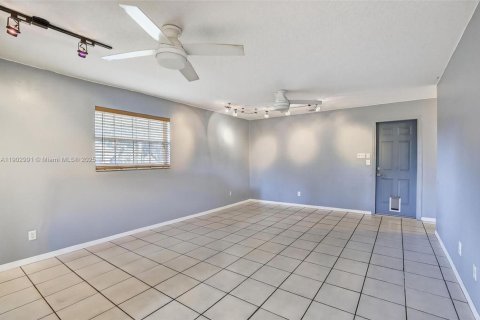 Casa en venta en Southwest Ranches, Florida, 3 dormitorios, 143.26 m2 № 1954436 - foto 27