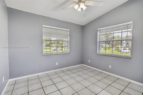 Casa en venta en Southwest Ranches, Florida, 3 dormitorios, 143.26 m2 № 1954436 - foto 20