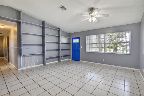 Casa en venta en Southwest Ranches, Florida, 3 dormitorios, 143.26 m2 № 1954436 - foto 8