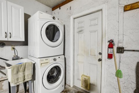 Casa en venta en Southwest Ranches, Florida, 3 dormitorios, 143.26 m2 № 1954436 - foto 28