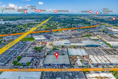 Propiedad comercial en venta en Opa-locka, Florida № 1981880 - foto 4