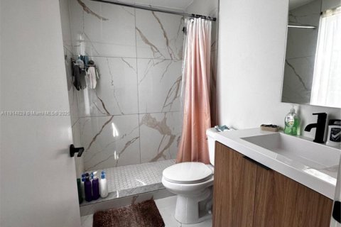 Снять в аренду таунхаус в Хомстед, Флорида 3 спальни, 129.88м2, № 1973843 - фото 9