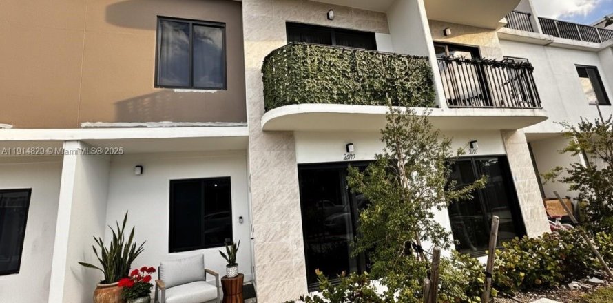 Таунхаус в Хомстед, Флорида 3 спальни, 129.88м2 № 1973843