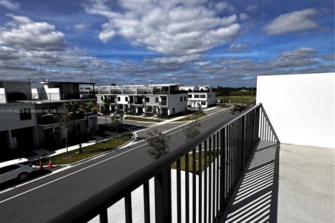 Снять в аренду таунхаус в Хомстед, Флорида 3 спальни, 129.88м2, № 1973843 - фото 16