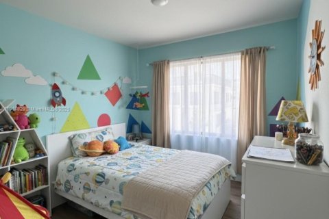 Снять в аренду таунхаус в Хомстед, Флорида 3 спальни, 129.88м2, № 1973843 - фото 4