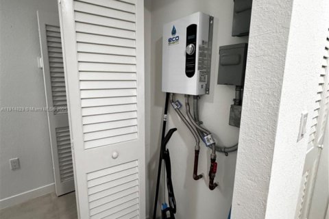 Снять в аренду таунхаус в Хомстед, Флорида 3 спальни, 129.88м2, № 1973843 - фото 14