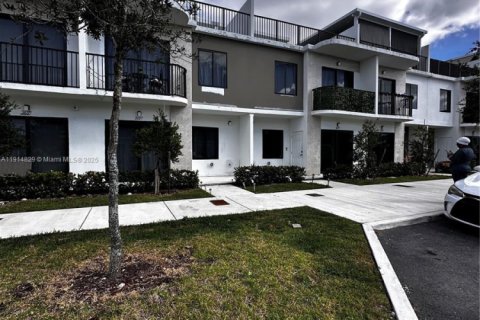 Снять в аренду таунхаус в Хомстед, Флорида 3 спальни, 129.88м2, № 1973843 - фото 21